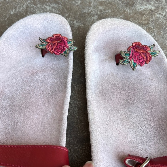 Naot Flower Toe Sandal Sz 39 - Picture 11 of 11